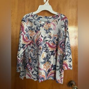 Petite Women's Twisted Crew Neck Paisley Top